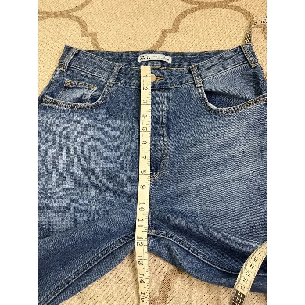 Zara Girlfriend fit high rise straight leg Rigid Button fly Blue Jeans, size 4,